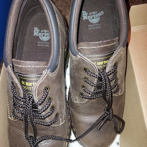 DR. MARTENS Bolt Industrial Chunky Shoes Mens Brown Leather Wyoming New in Box